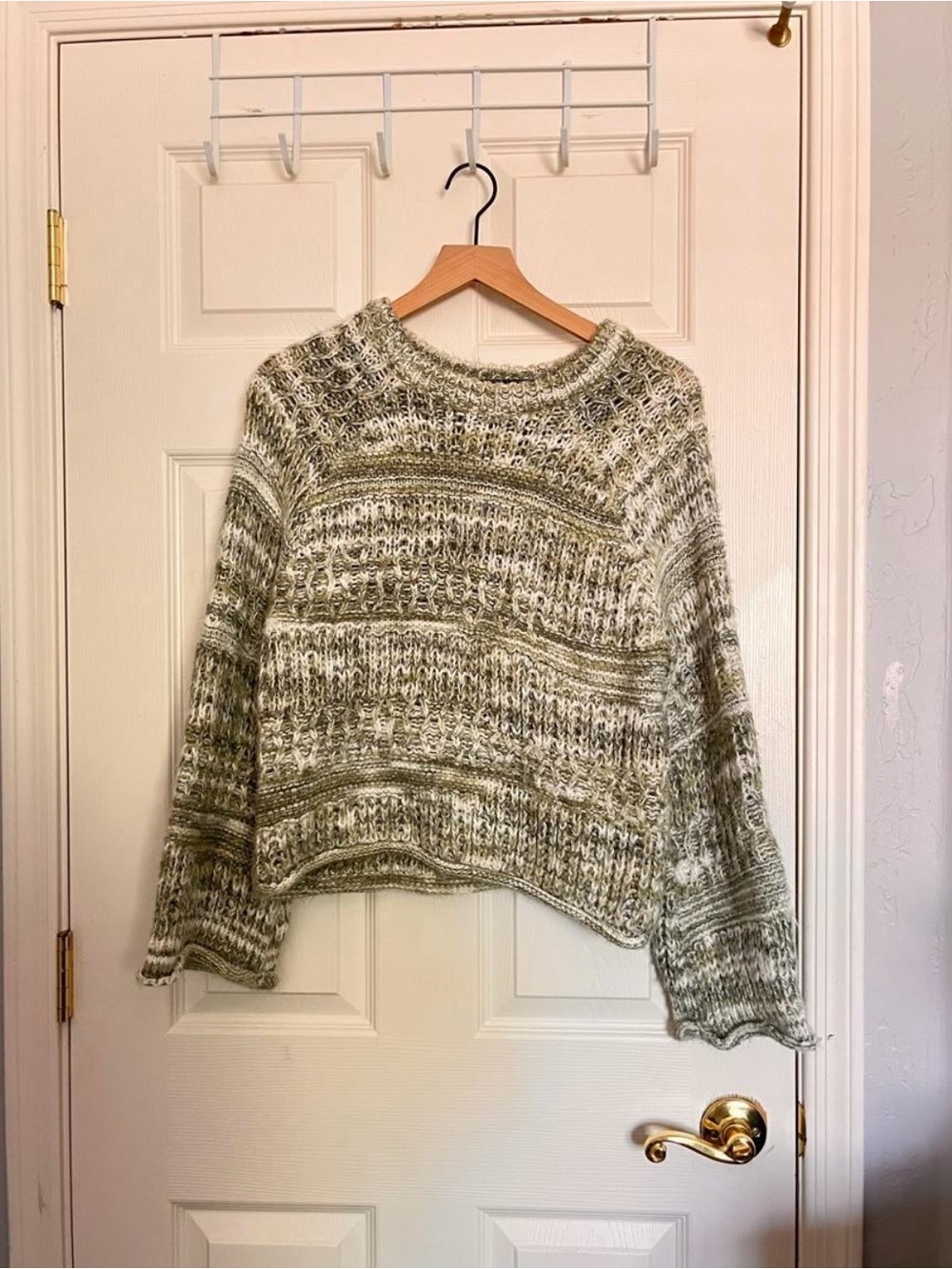 Universal Thread Green and White Sweater